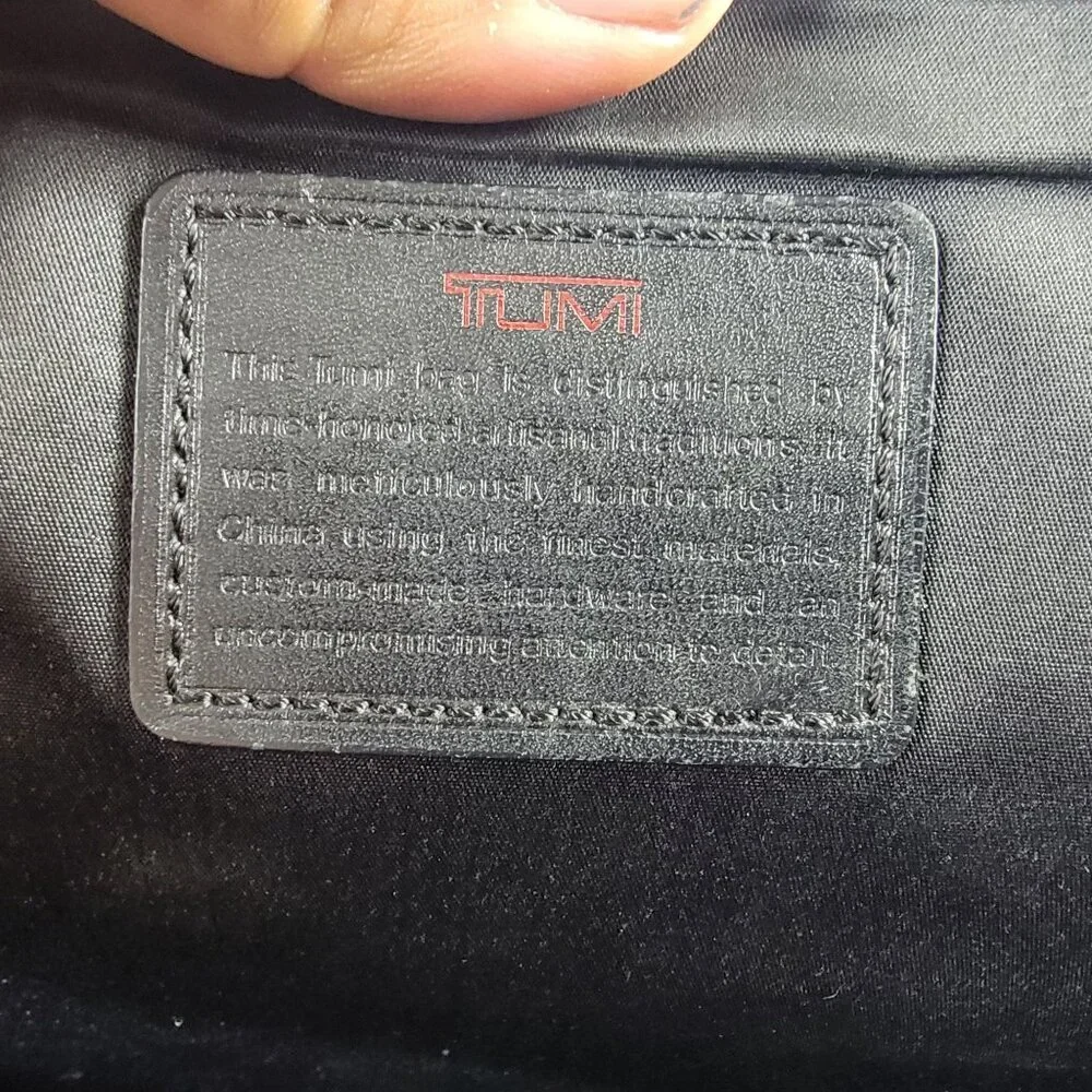 Tumi Alpha Slim Large Screen Portfolio Leather Briefcase Laptop 96111DH